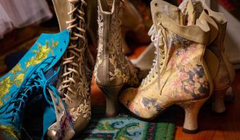 Для мюзикла "Доходное место"сшито 200 костюмов!